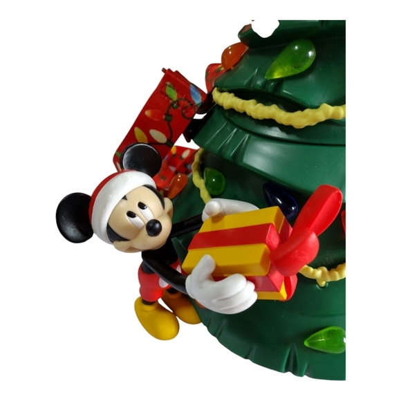 Disney Parks 2019 Holiday Mickey Christmas Tree Light Up Popcorn Bucket - Picture 5 of 11